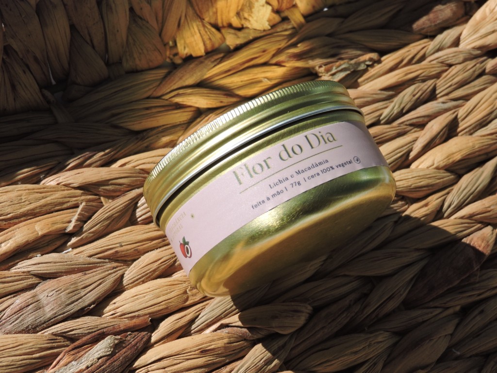 Lata Flor do Dia em dourado — lichia e macadâmia